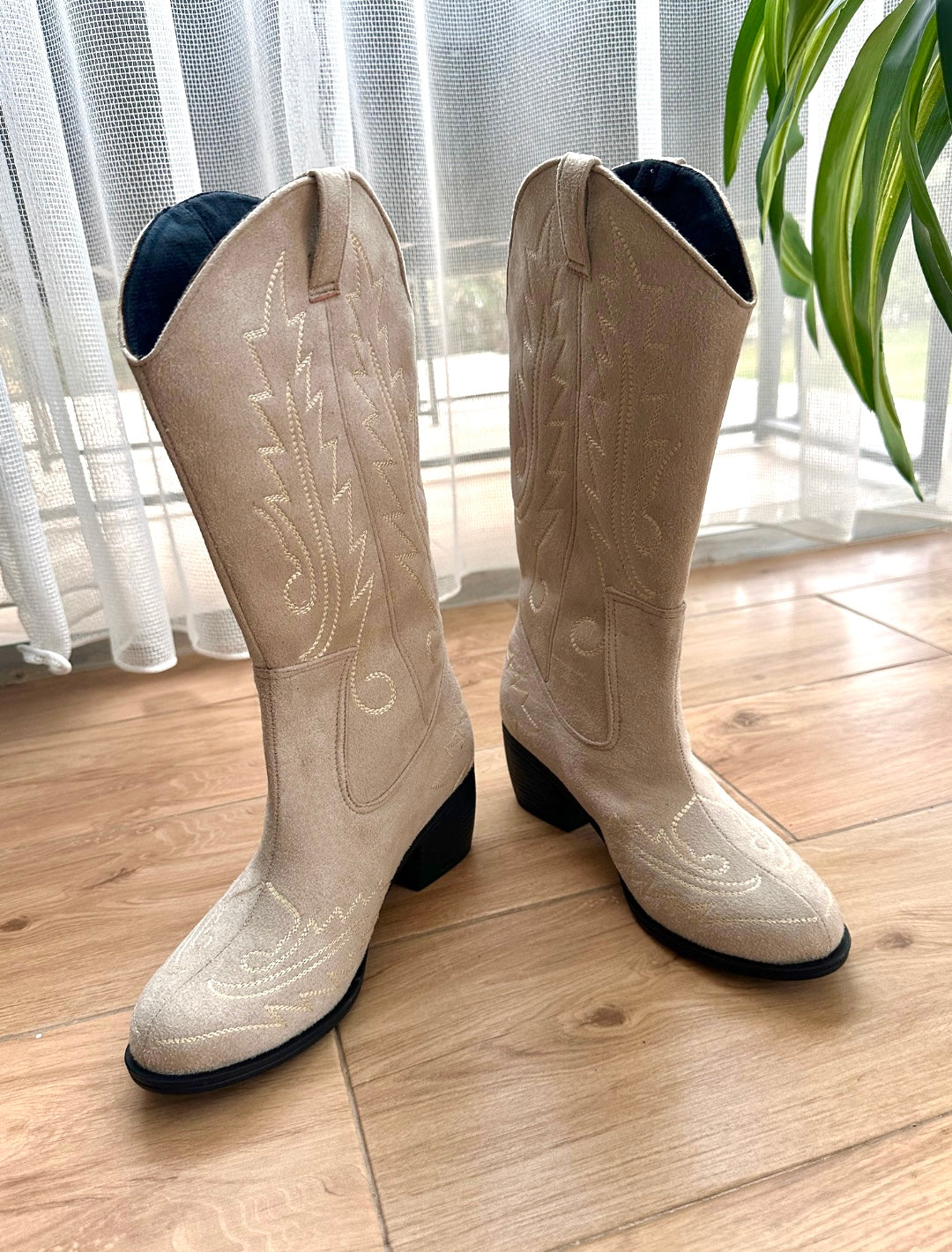 BOYERO BEIGE COWBOY BOOTS