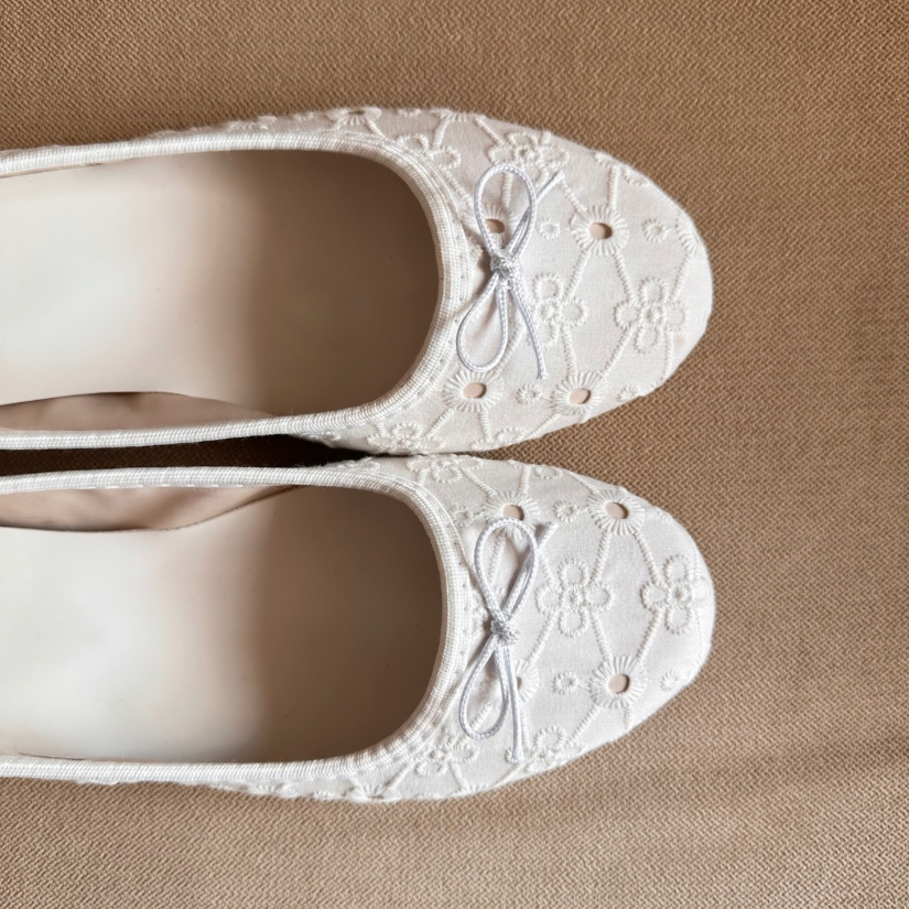 BAILA LACE WHITE FLATS