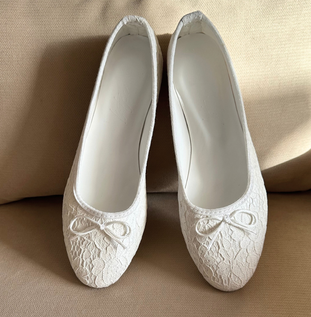 BAILA LACE WHITE FLATS