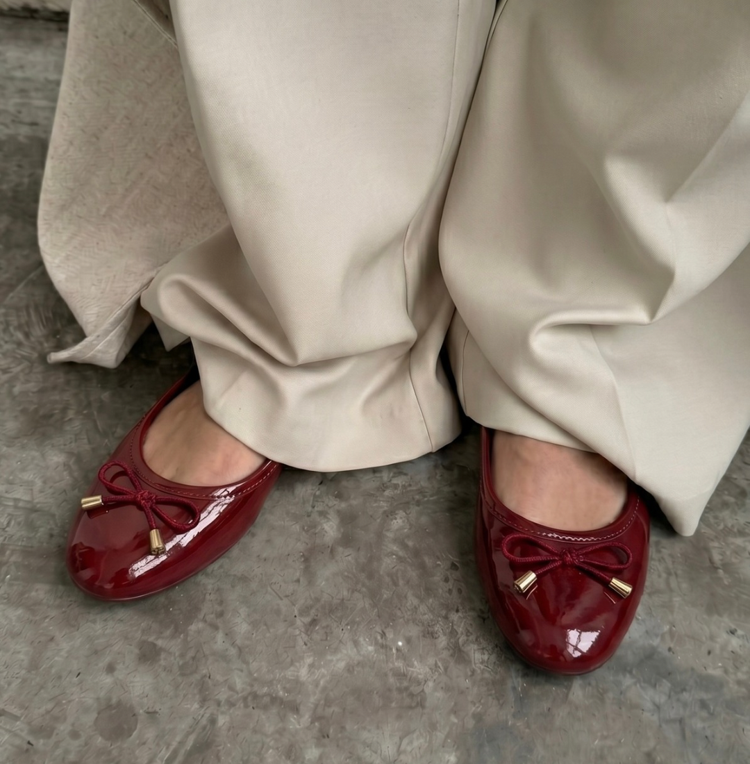 BAILA BURGUNDY FLATS