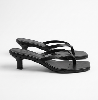 CATENA BLACK THONG KITTEN SANDALS