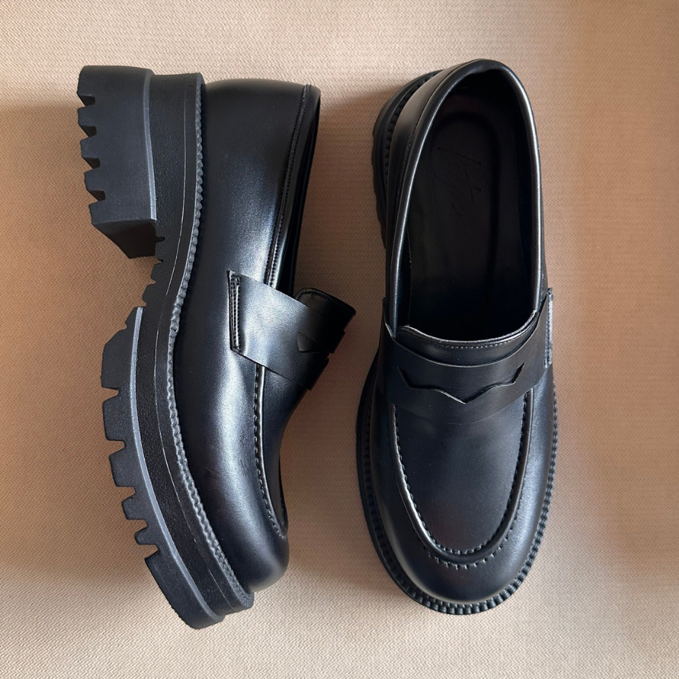 MASSIVO CLASSIC BLACK LOAFERS