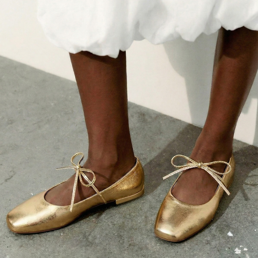 BAILATIRA SCRUNCHED GOLD FLATS