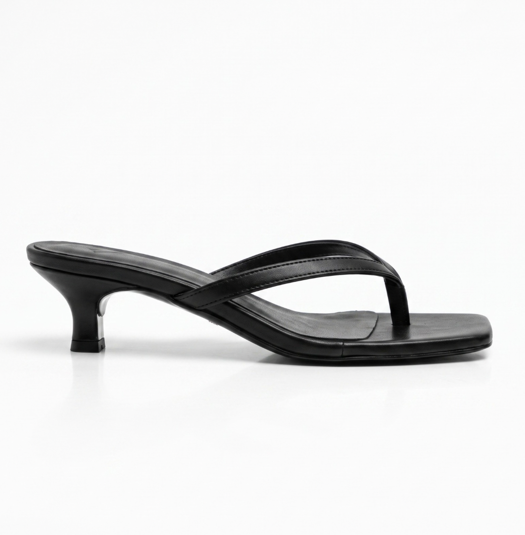 CATENA BLACK THONG KITTEN SANDALS