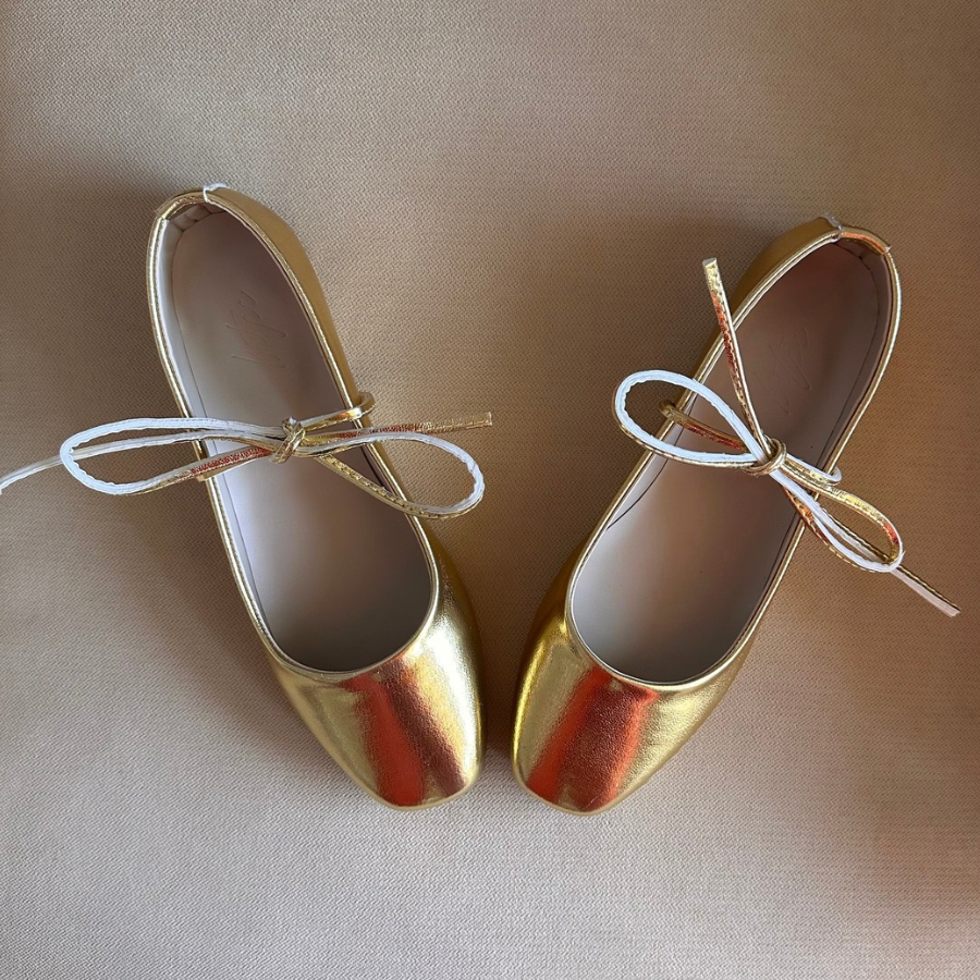 BAILATIRA SCRUNCHED GOLD FLATS
