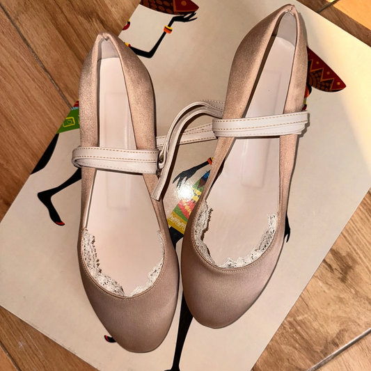 AMORIO NUDE FLATS