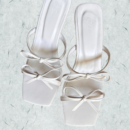 BALLESTA WHITE BOW SANDALS
