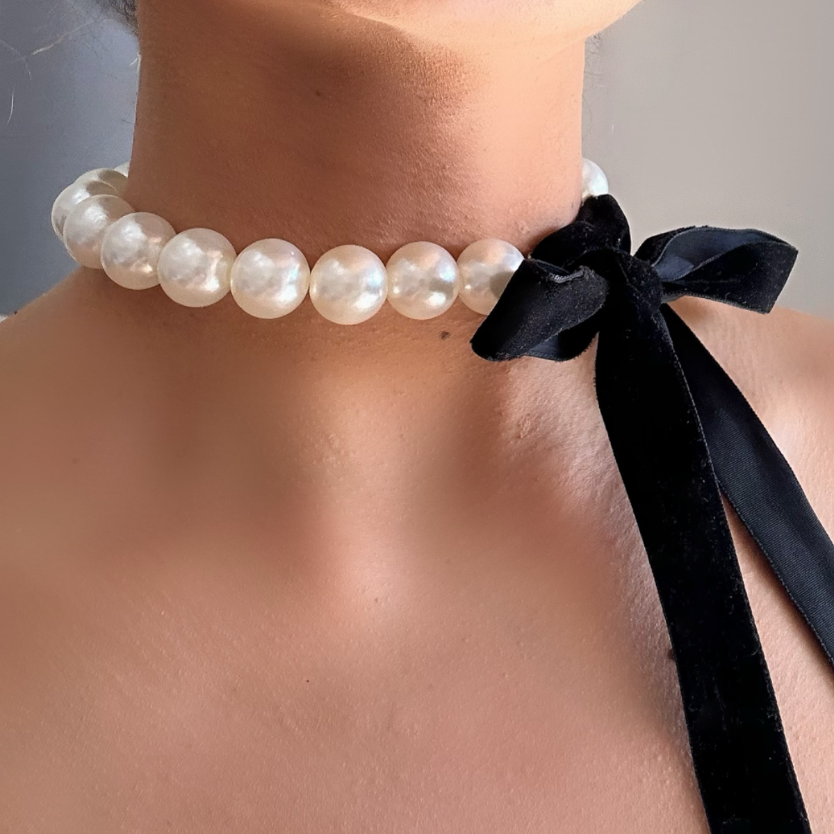 Pearls with Bow Choker