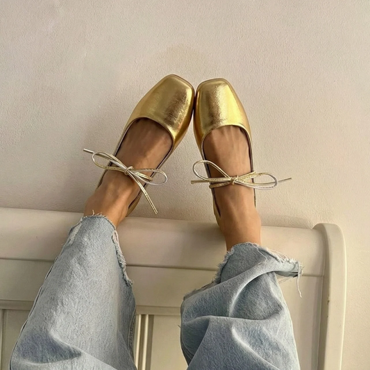 BAILATIRA SCRUNCHED GOLD FLATS