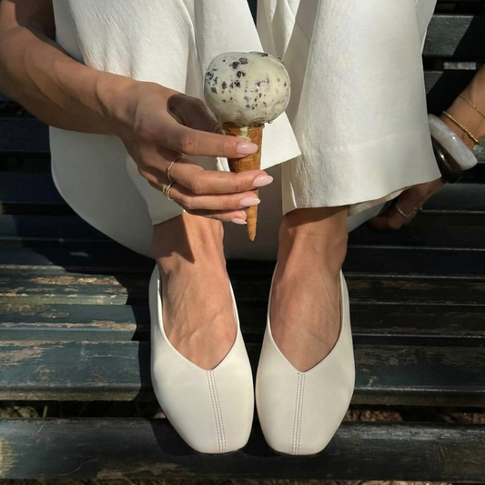 BAILATIRA GLOVE OFF-WHITE FLATS
