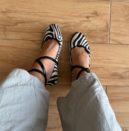 AMORIO LIGHT ZEBRA FLATS