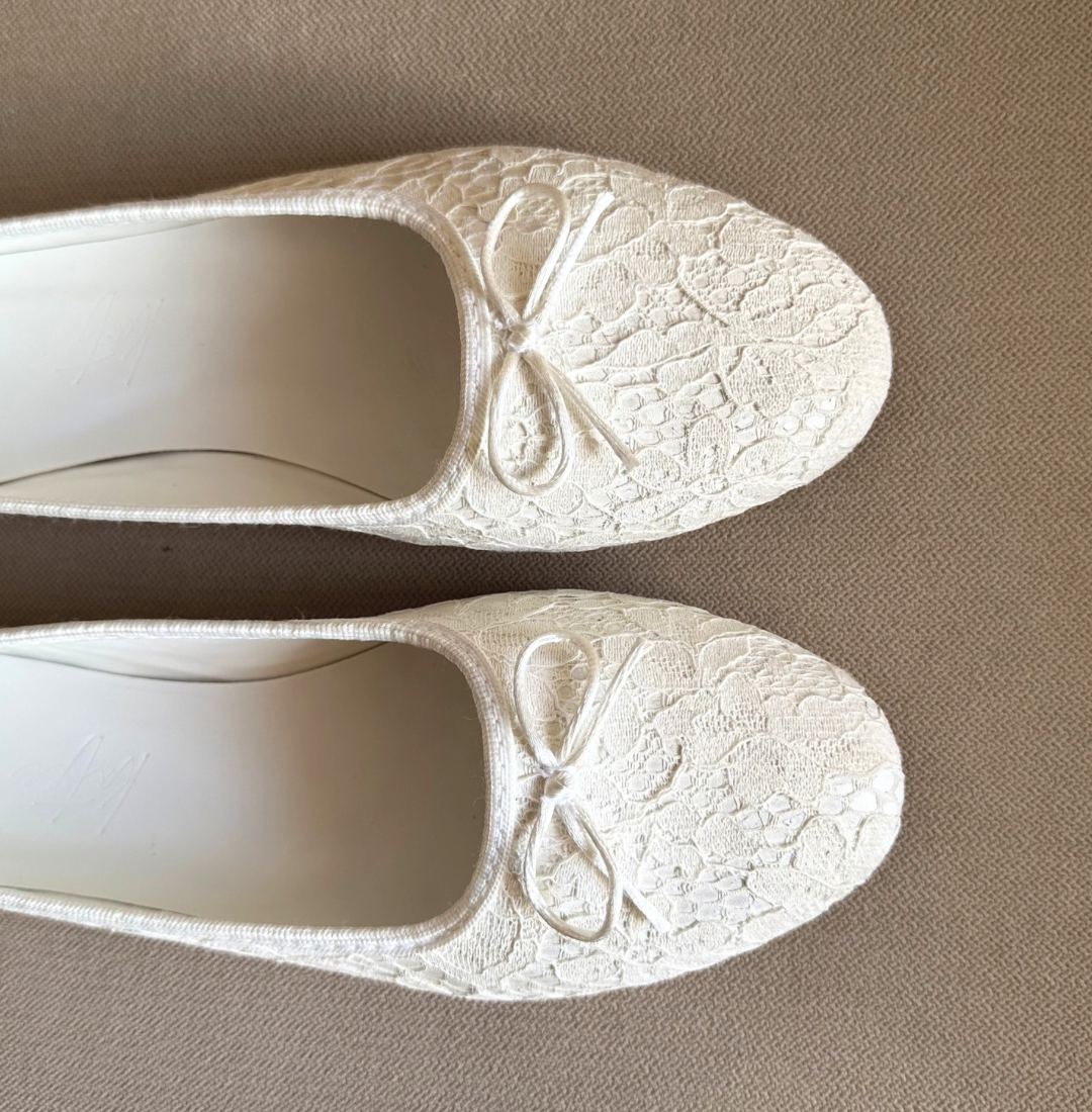 BAILA LACE WHITE FLATS