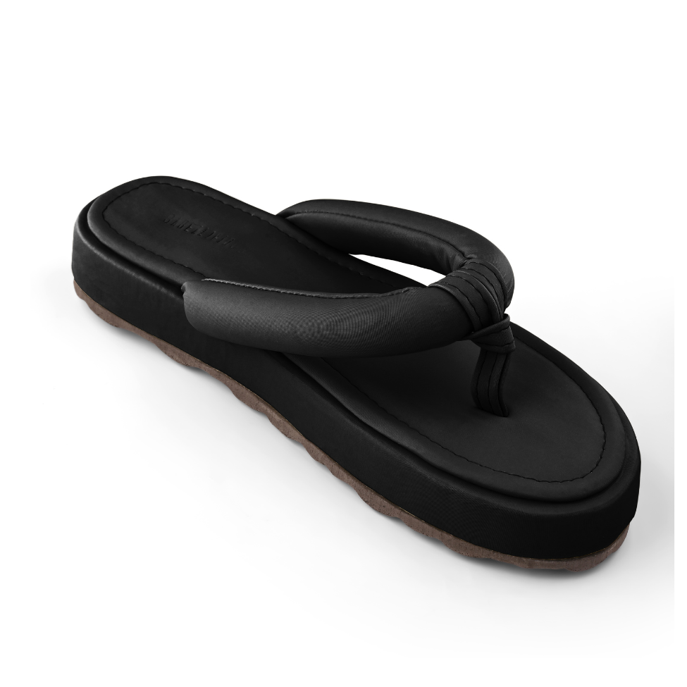 2 PAIRS PLAYA SANDALS WHITE + BLACK BUNDLE