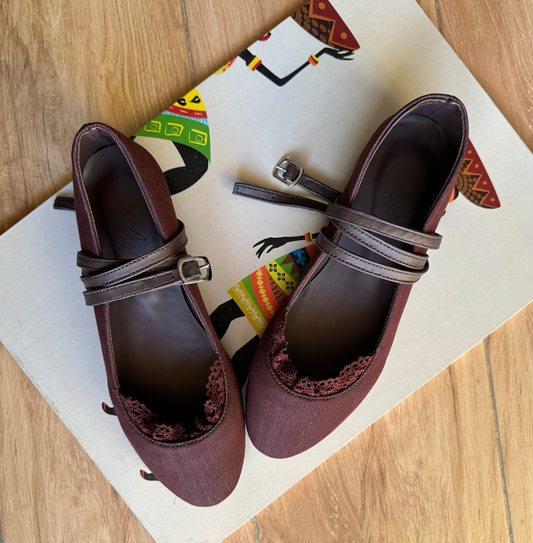 AMORIO BROWN FLATS
