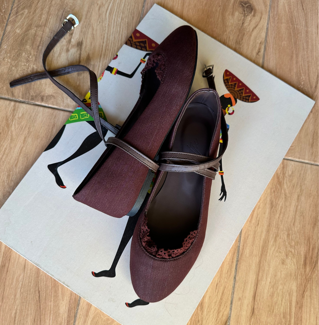 AMORIO BROWN FLATS