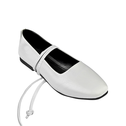 BAILATIRA SCRUNCHED WHITE FLATS