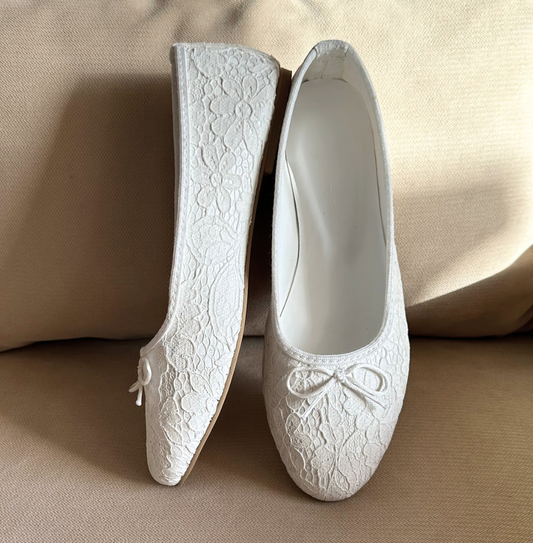 BAILA LACE WHITE FLATS