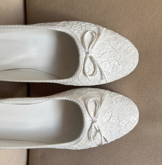 BAILA LACE WHITE FLATS